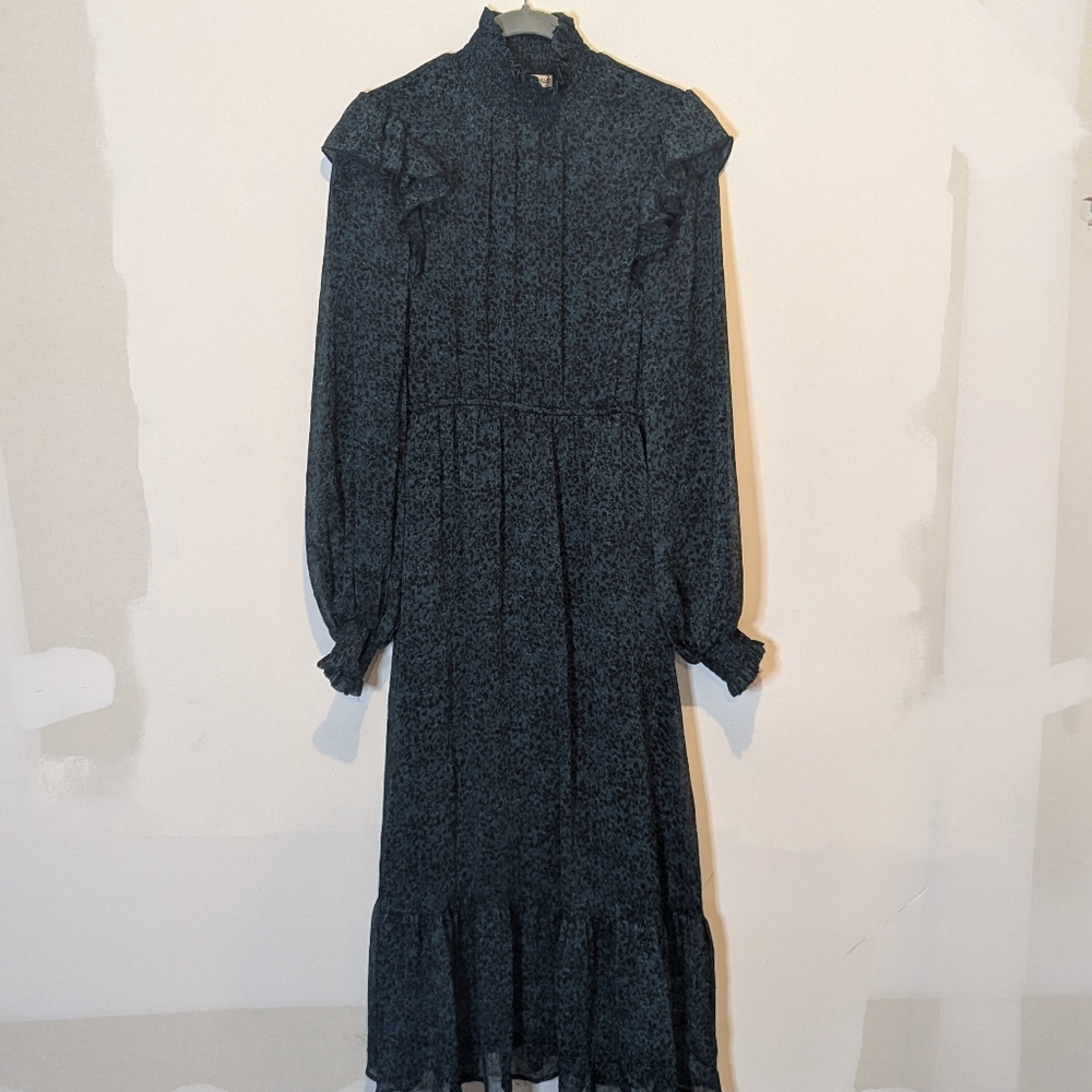 SPIRIT OF GRACE LONG SLEEVE HIGH NECKLINE GREEN DRESS SIZE MEDIUM